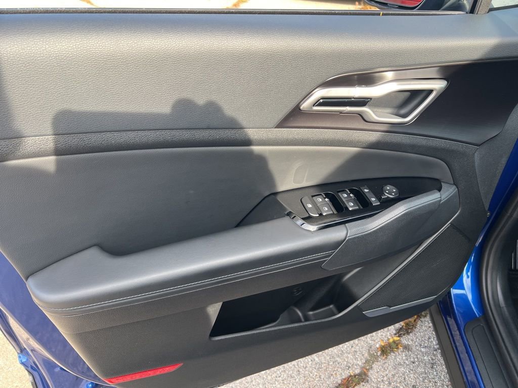 Certified 2025 Kia Sportage EX image 7