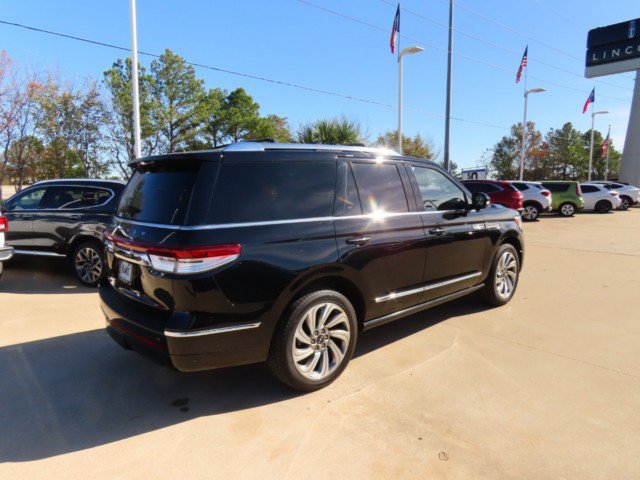 Certified 2023 Lincoln Navigator Reserve image 8