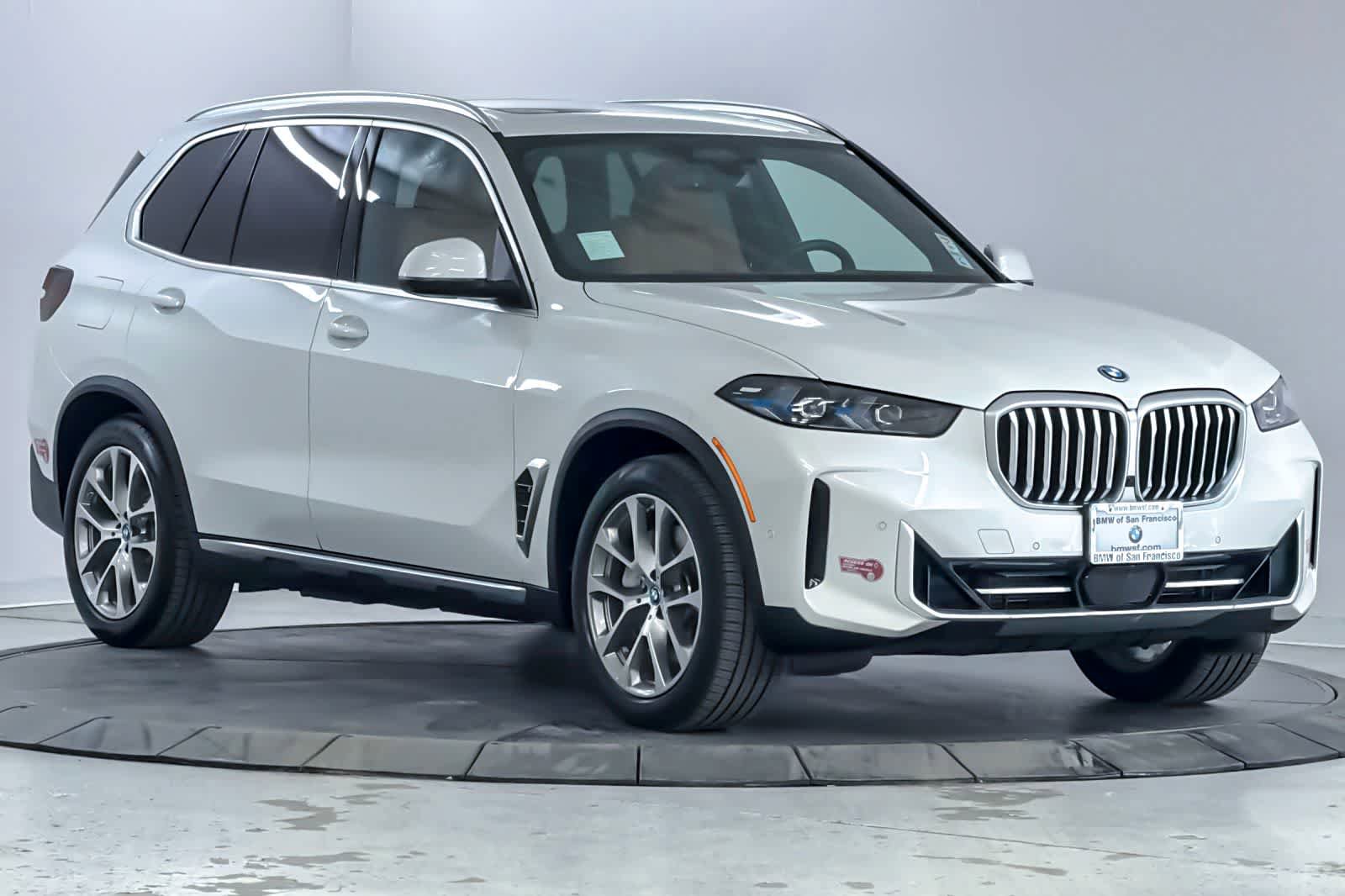 Used 2024 BMW X5 xDrive50e w/ Premium Package AWD/4WD image 9