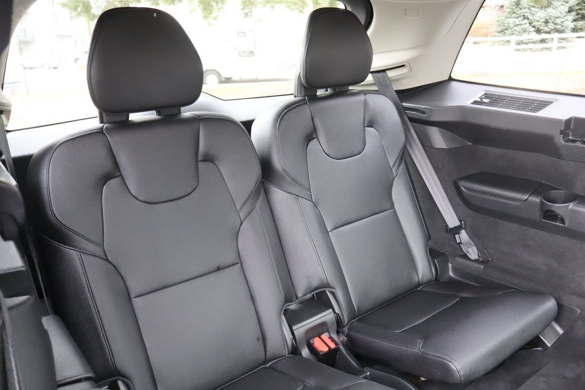 Used 2018 Volvo XC90 T6 Momentum w/ Convenience Package AWD/4WD image 22