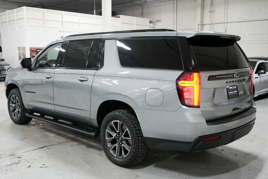 Used 2023 Chevrolet Suburban Z71 image 3