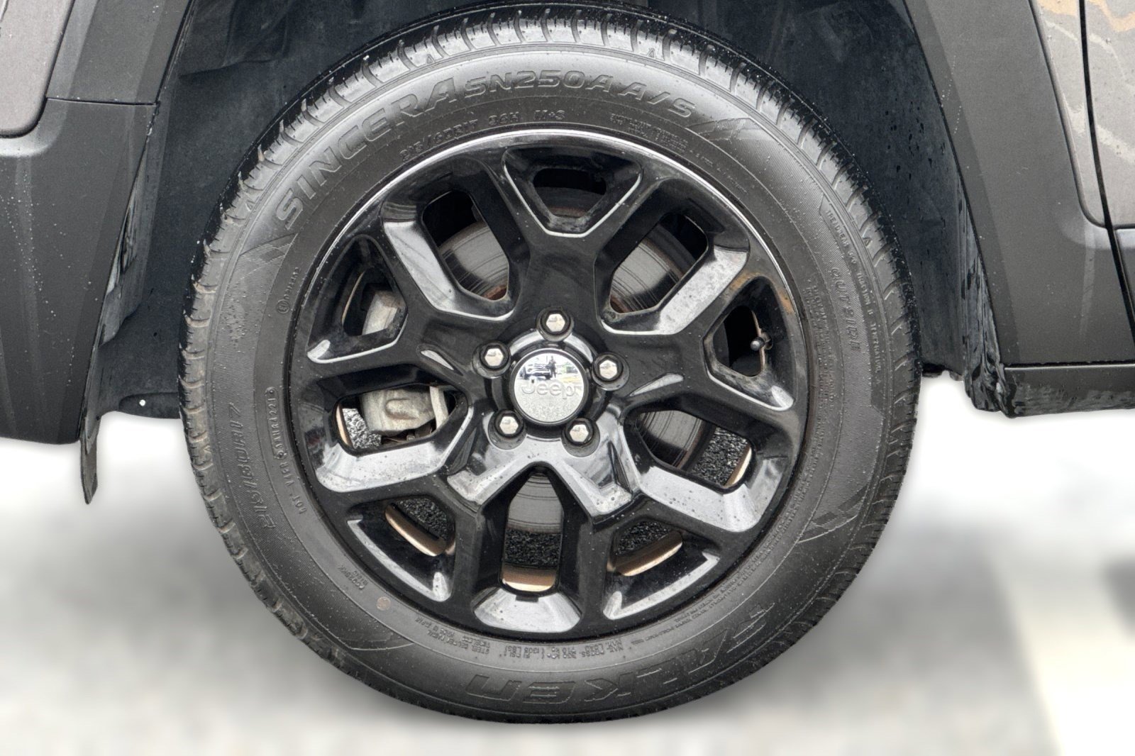 Used 2017 Jeep Renegade Latitude image 11