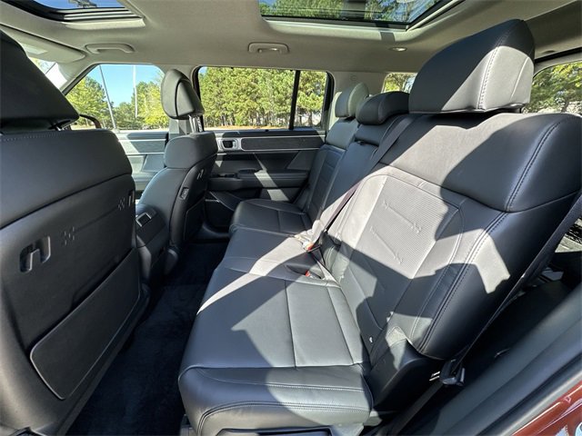 Used 2025 Hyundai Santa Fe Limited image 23