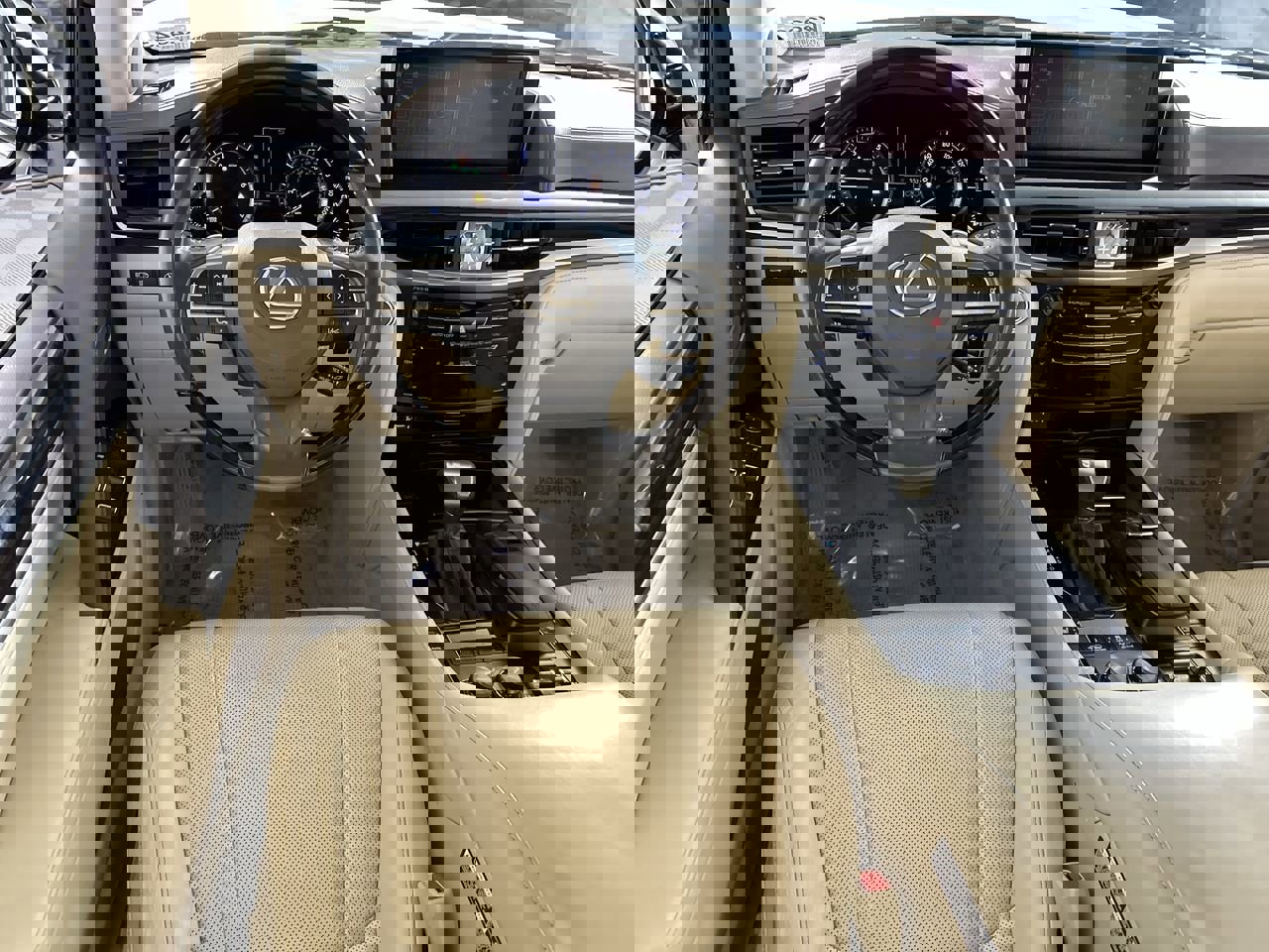 Used 2018 Lexus LX 570 4WD image 22