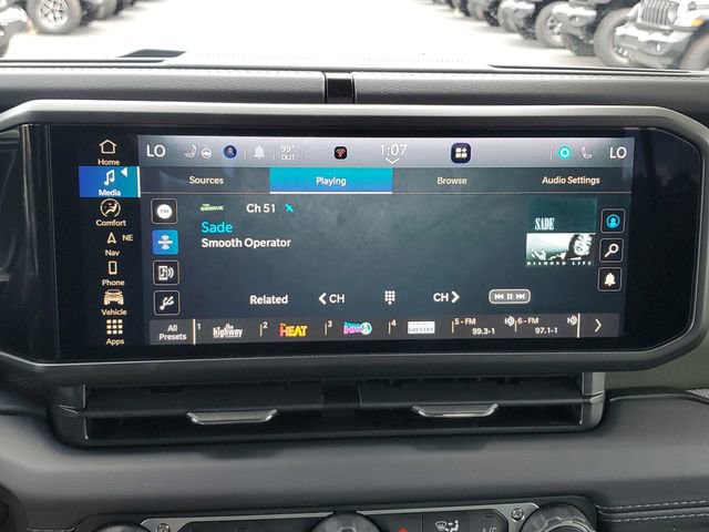 New 2025 Jeep Gladiator Mojave image 31