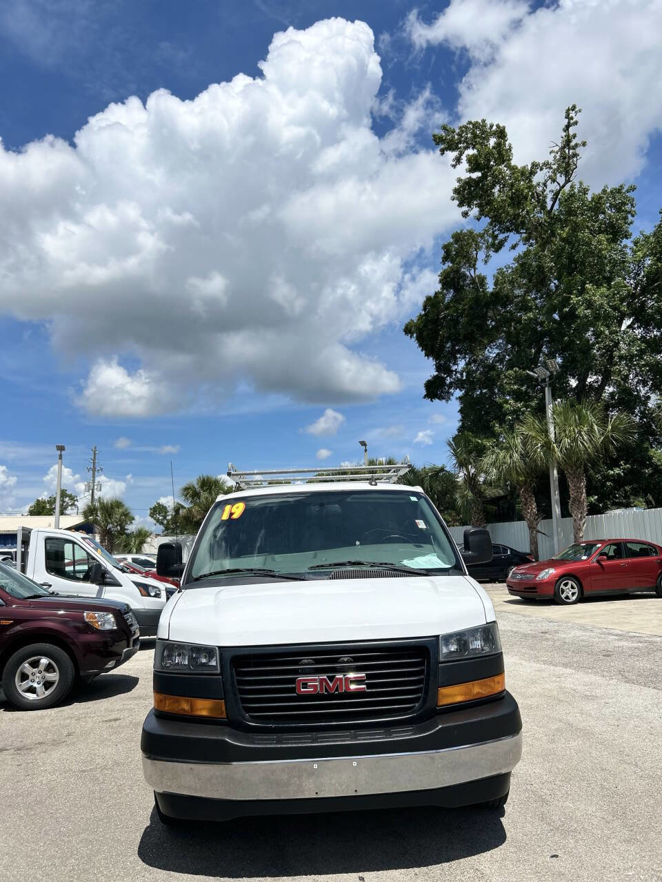 Used 2019 GMC Savana 2500 w/ Driver Convenience Package RWD image 4