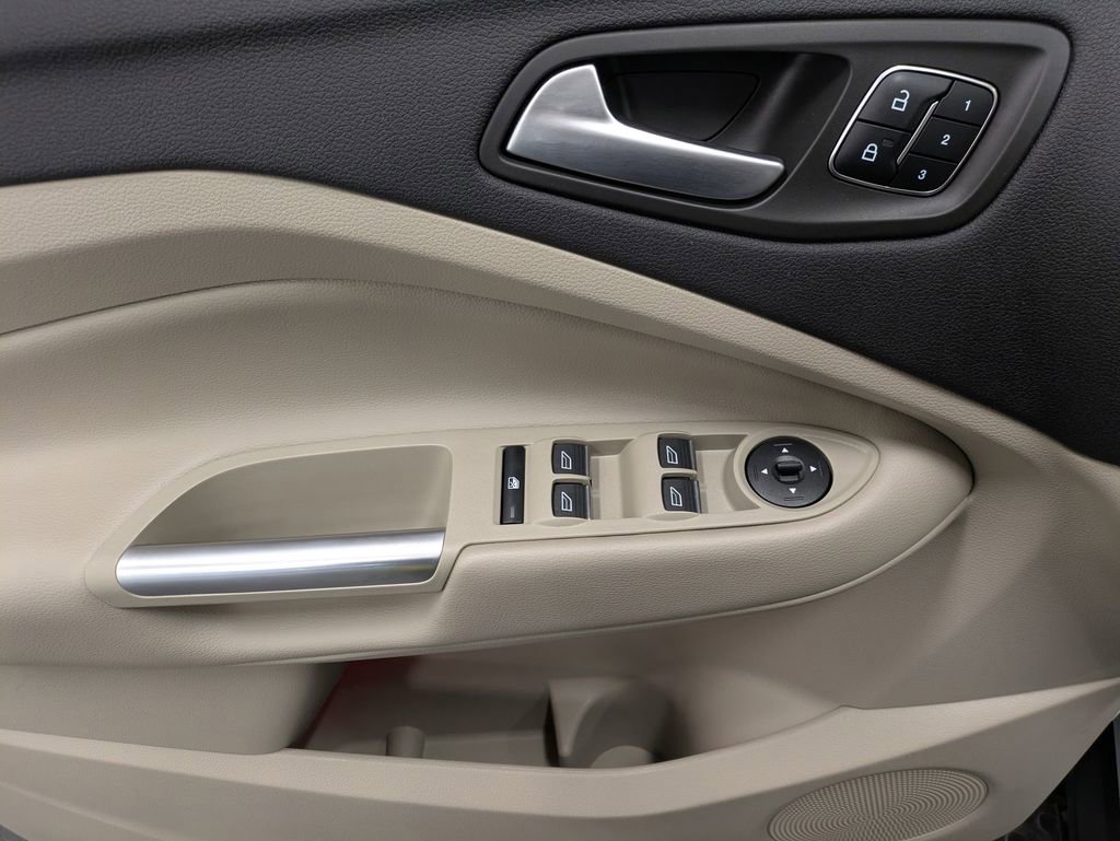 Used 2019 Ford Escape Titanium AWD/4WD image 9