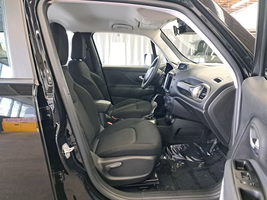 Used 2022 Jeep Renegade Sport image 18