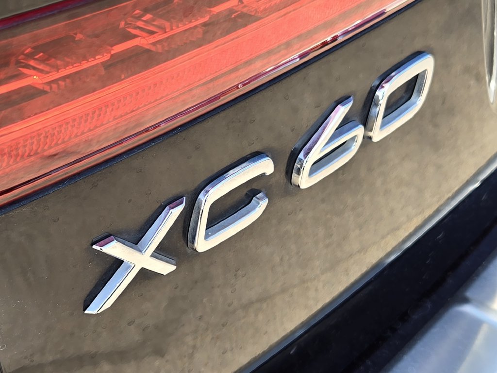 Used 2018 Volvo XC60 T5 Momentum w/ Convenience Package AWD/4WD image 15