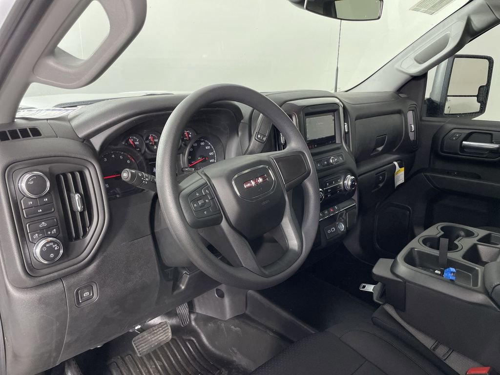 Used 2024 GMC Sierra 2500 Pro w/ Convenience Package image 10