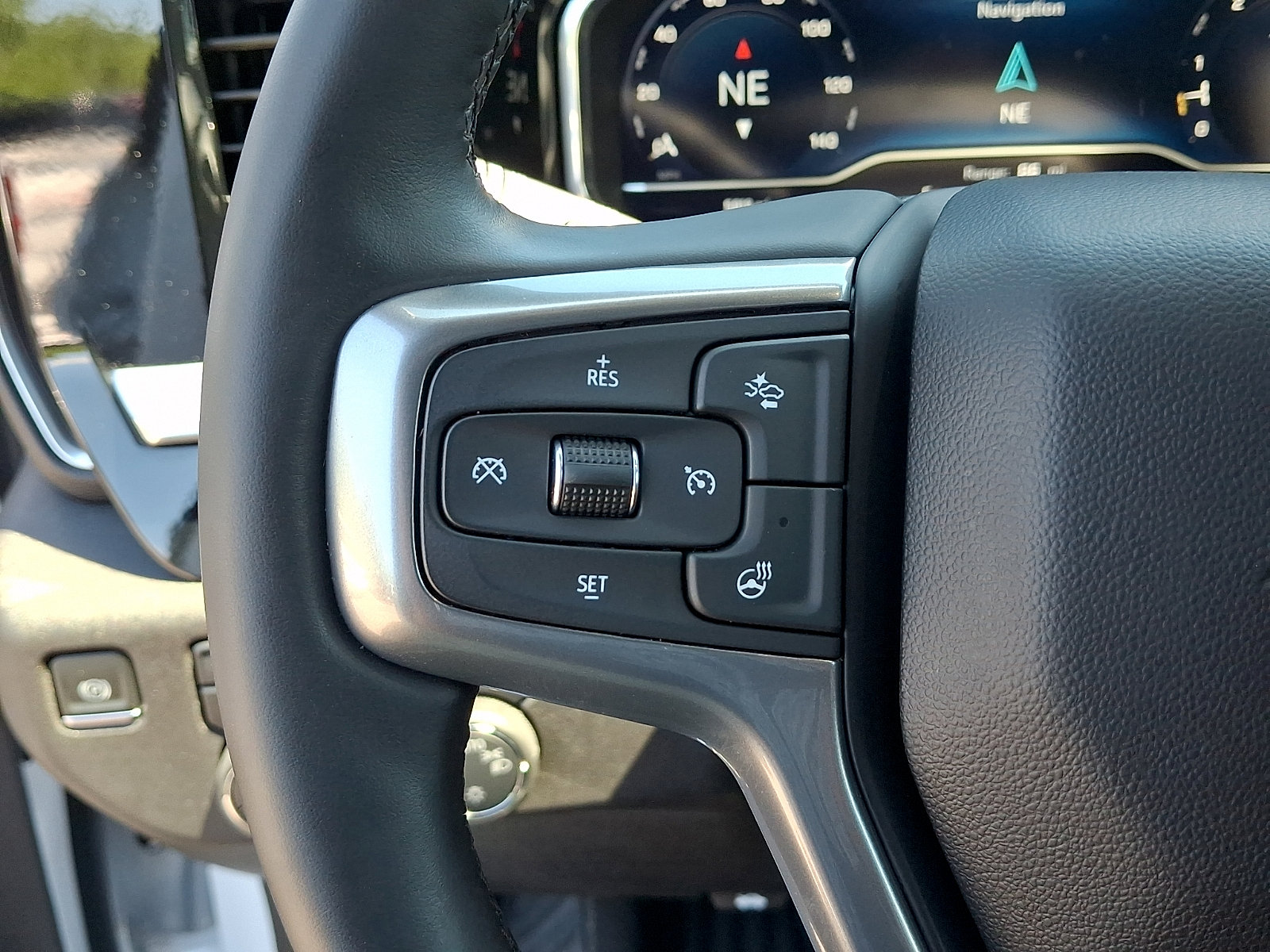 Used 2025 Chevrolet Silverado 1500 LT AWD/4WD image 22