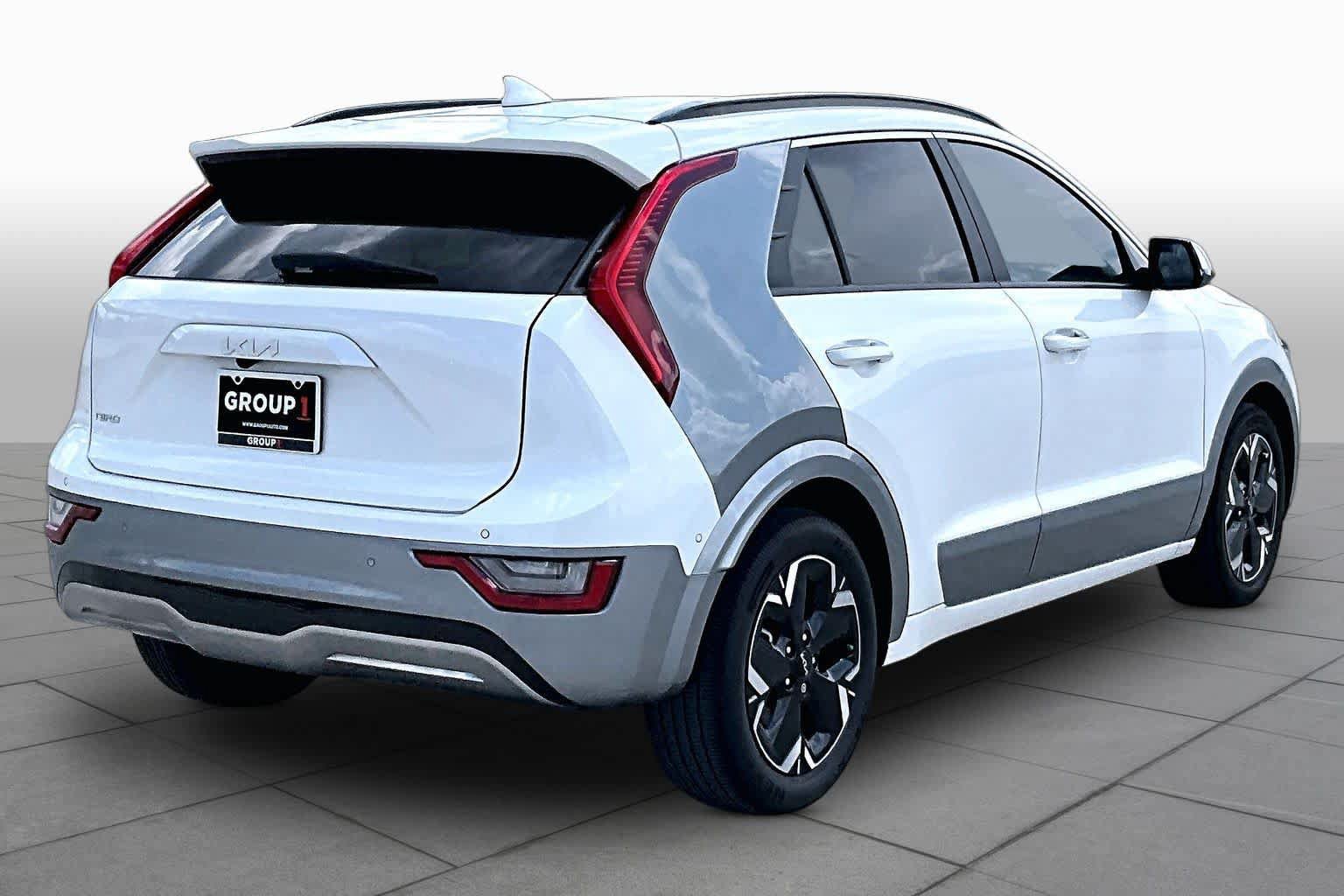 Certified 2023 Kia Niro Wave FWD image 11
