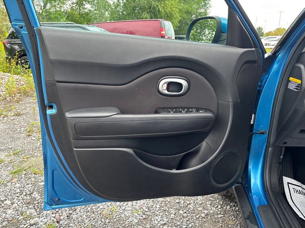 Used 2018 Kia Soul + FWD image 15