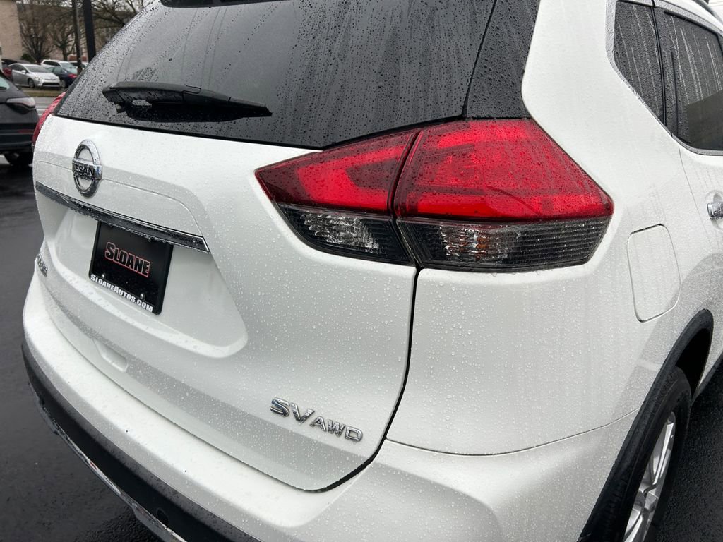 Used 2020 Nissan Rogue SV image 30