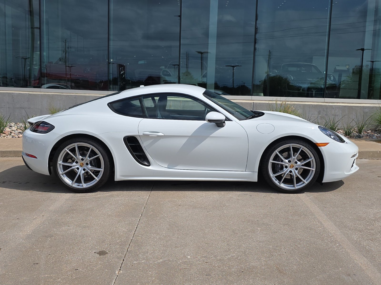 Certified 2024 Porsche 718 Cayman w/ Premium Package RWD image 8