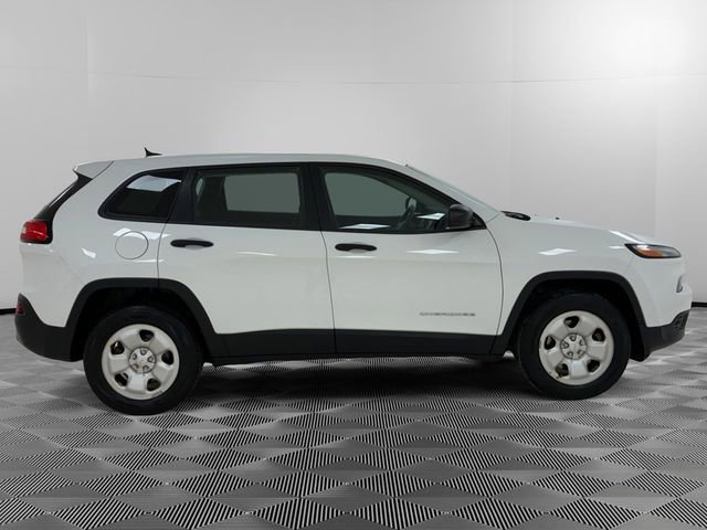 Used 2016 Jeep Cherokee Sport w/ Safety Group image 2