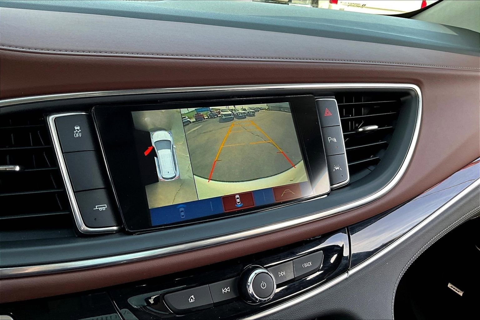 Used 2018 Buick Enclave Avenir w/ Avenir Technology Package image 23
