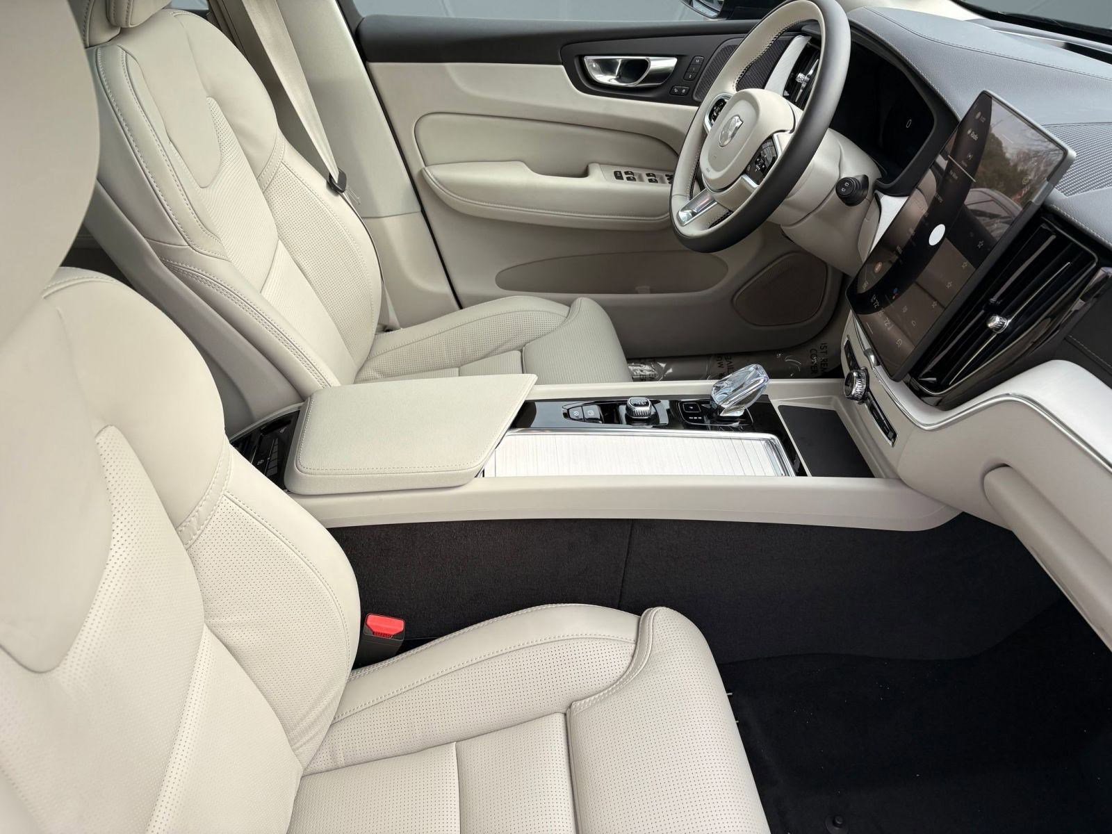 New 2026 Volvo XC60 B5 Ultra w/ Protection Package Premier image 26