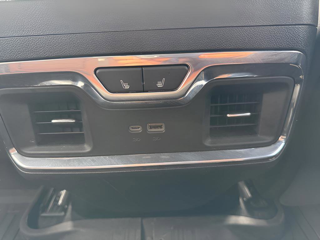 Used 2024 GMC Sierra 3500 Denali Ultimate image 12