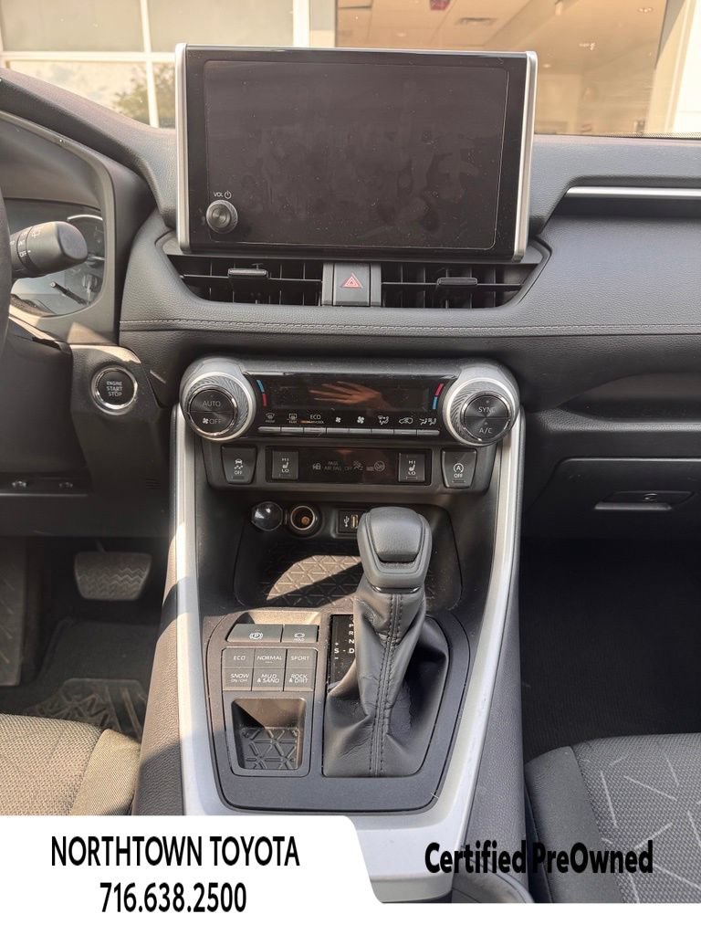 Used 2025 Toyota RAV4 XLE w/ Weather Package AWD/4WD image 9