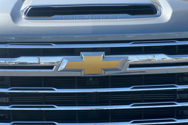 Used 2024 Chevrolet Silverado 2500 LTZ w/ LTZ Convenience Package AWD/4WD image 38