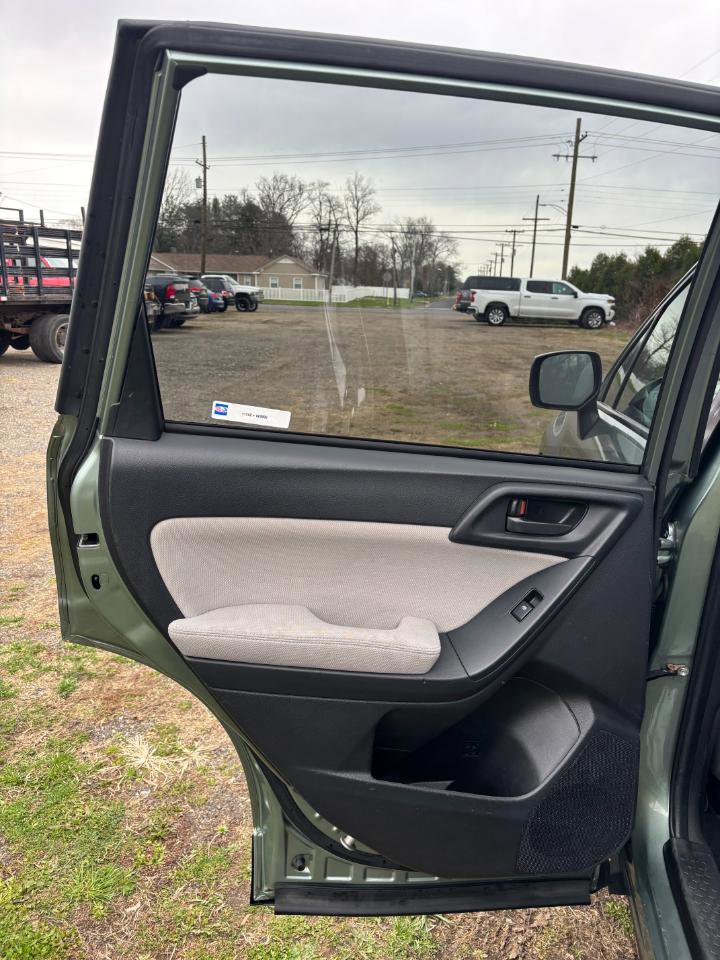 Used 2014 Subaru Forester 2.5i Premium w/ All-Weather Package image 23
