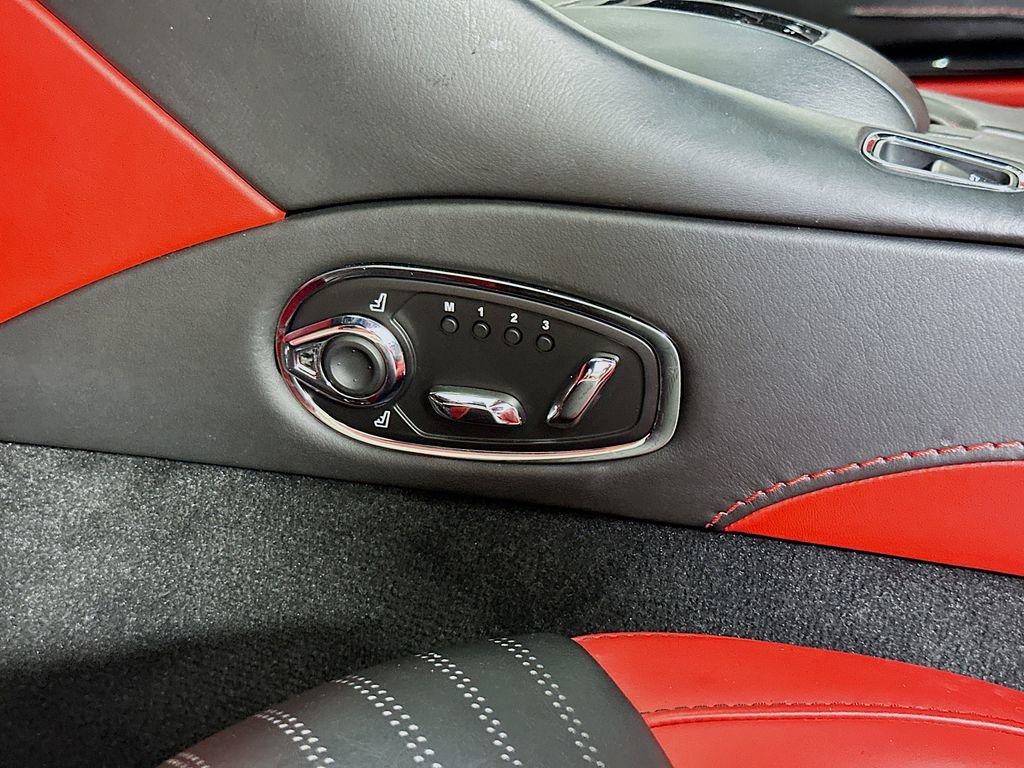 Used 2019 Aston Martin DB11 Volante image 17