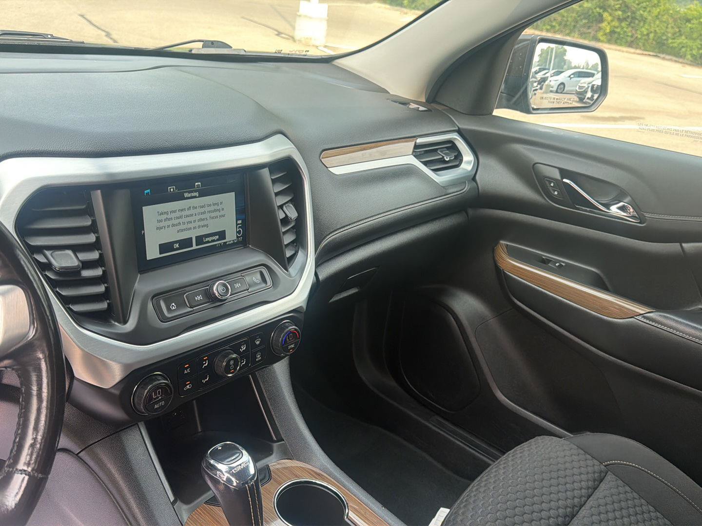 Used 2019 GMC Acadia SLE AWD/4WD image 16