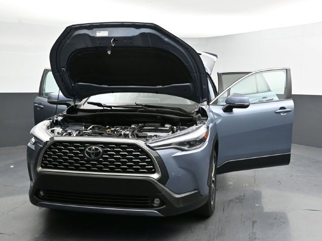 Used 2023 Toyota Corolla Cross XLE w/ Convenience Package FWD image 53