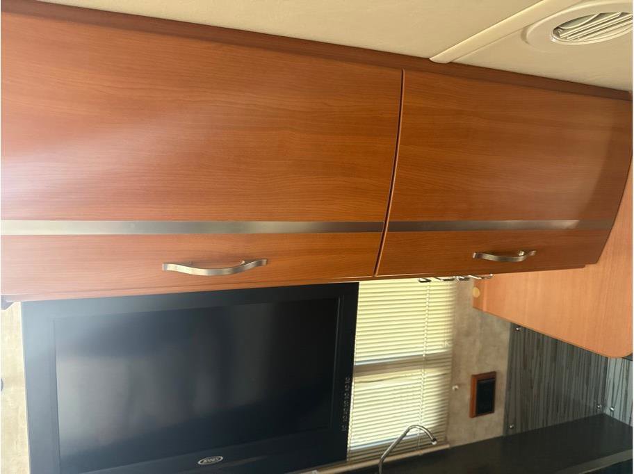 Used 2010 Mercedes-Benz Sprinter 3500 image 31