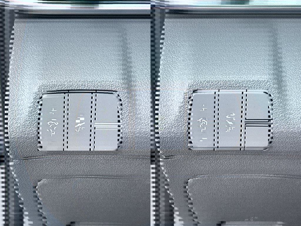 New 2025 Hyundai Elantra SEL image 27