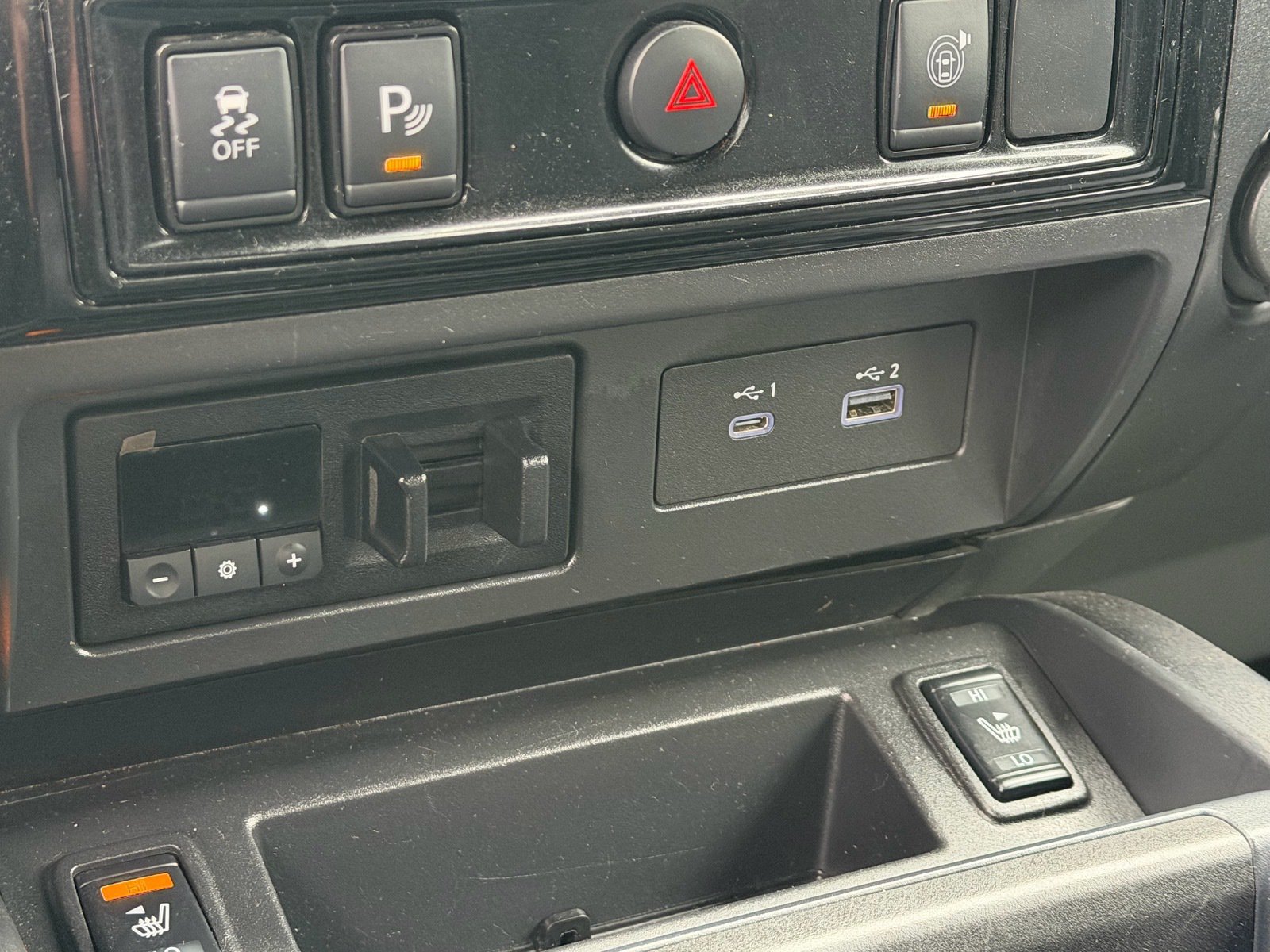 Used 2023 Nissan Titan SV w/ SV Convenience Package AWD/4WD image 28