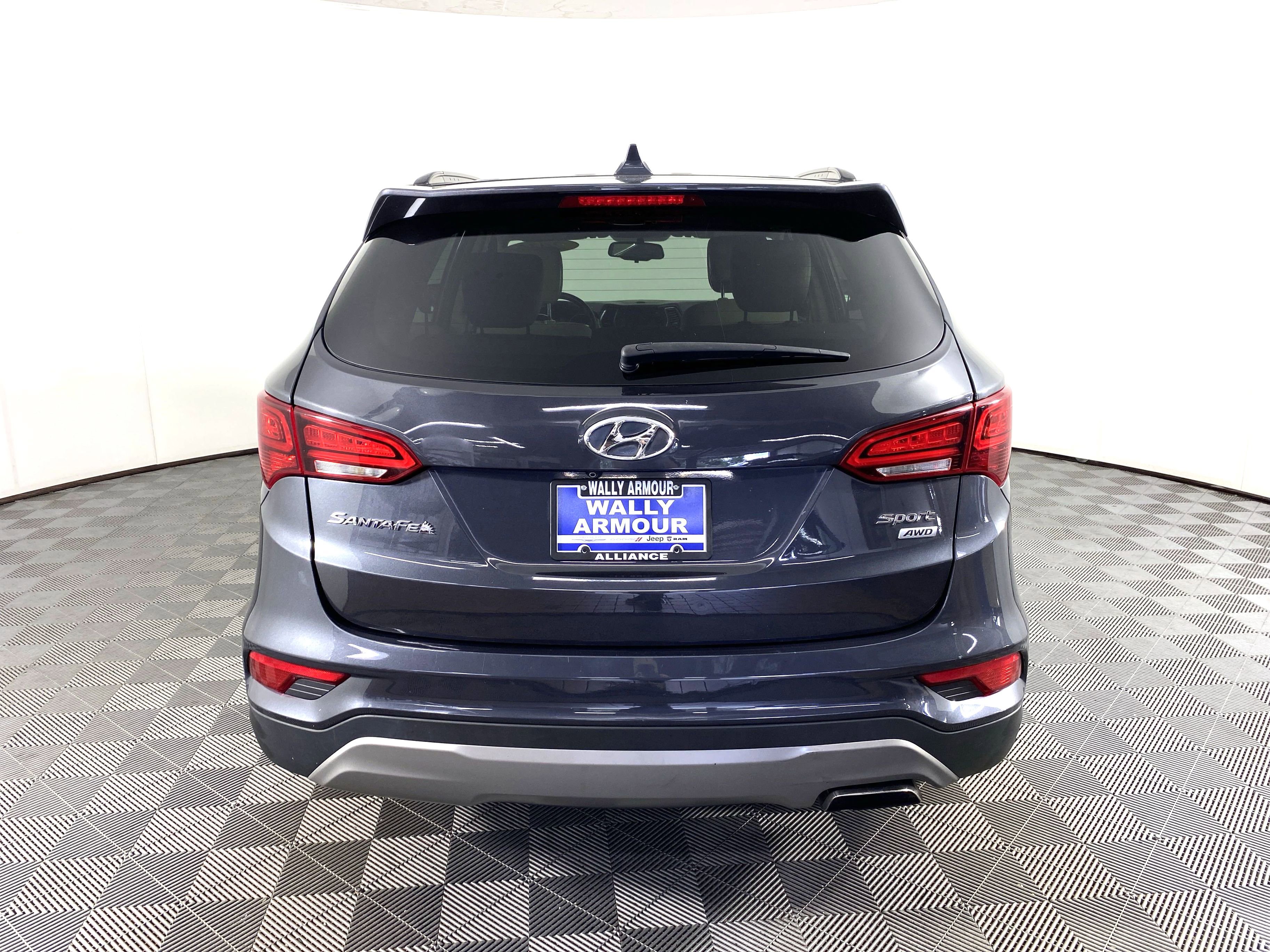 Used 2017 Hyundai Santa Fe Sport image 6