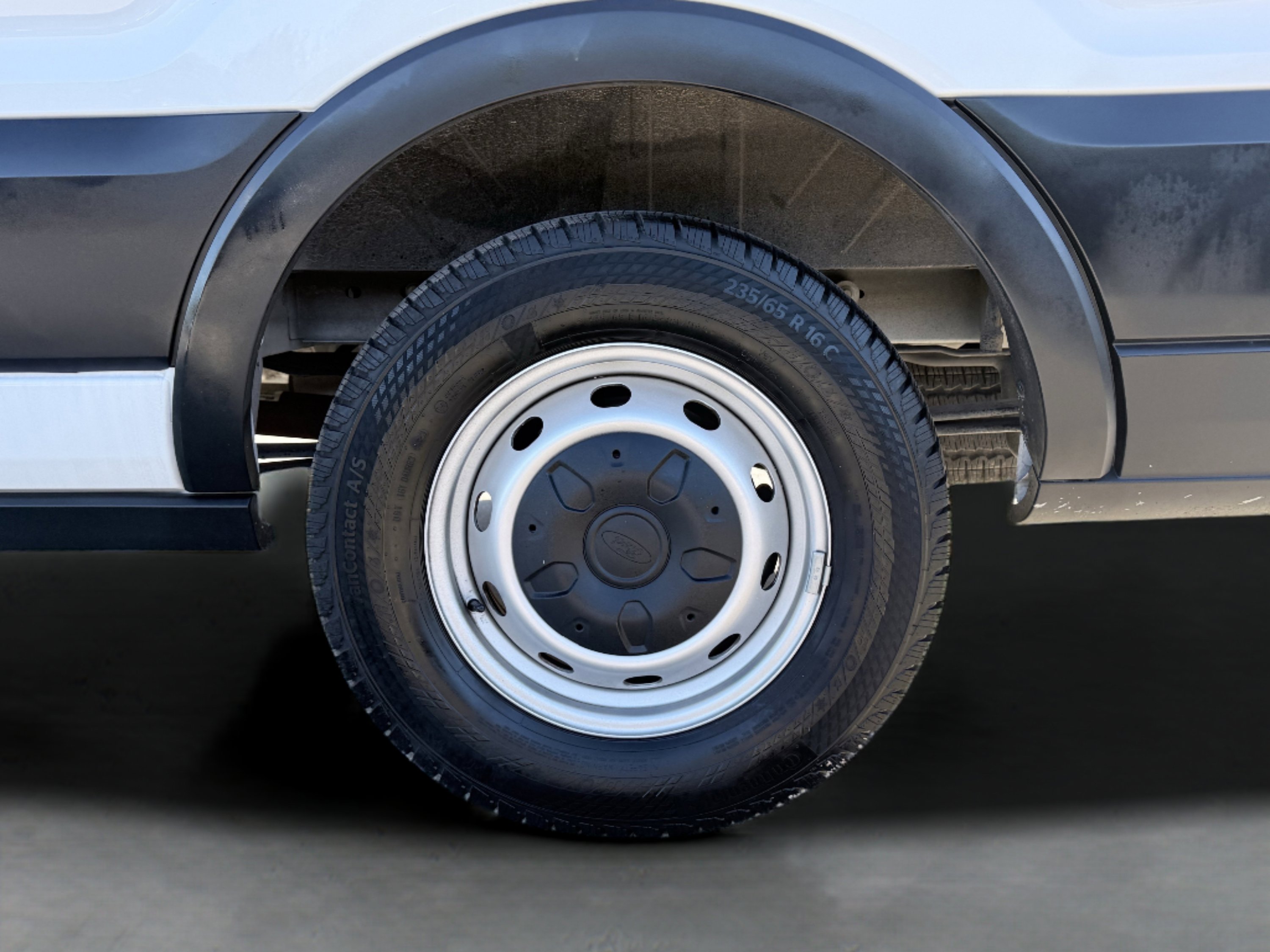 Used 2023 Ford Transit 350 XL image 15