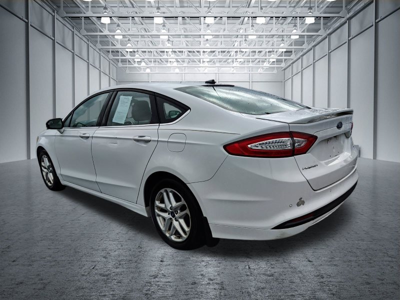 Used 2016 Ford Fusion SE FWD image 7