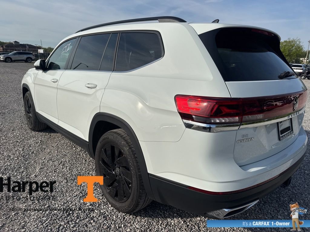 Used 2024 Volkswagen Atlas SE w/ Black Wheel Package image 3