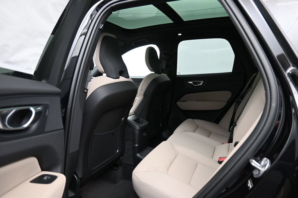 New 2026 Volvo XC60 T8 Plus w/ Protection Package Premier AWD/4WD image 21