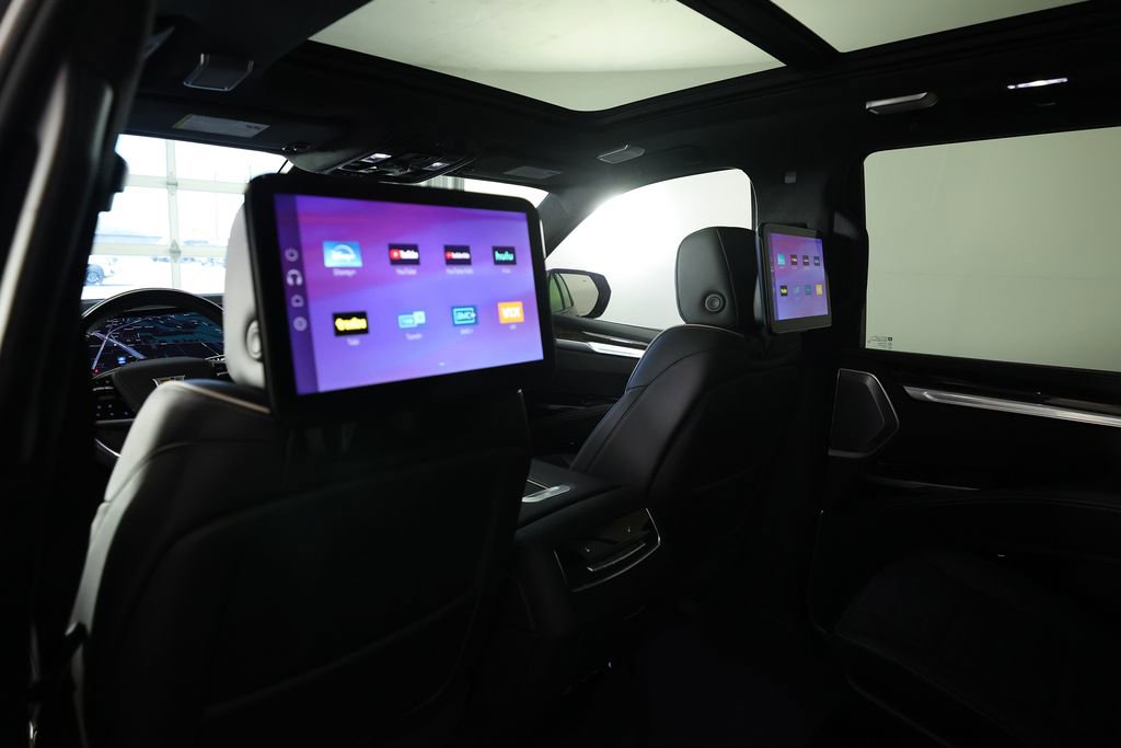 Used 2026 Cadillac Escalade Platinum Sport w/ LPO, Floor Liner Package image 17