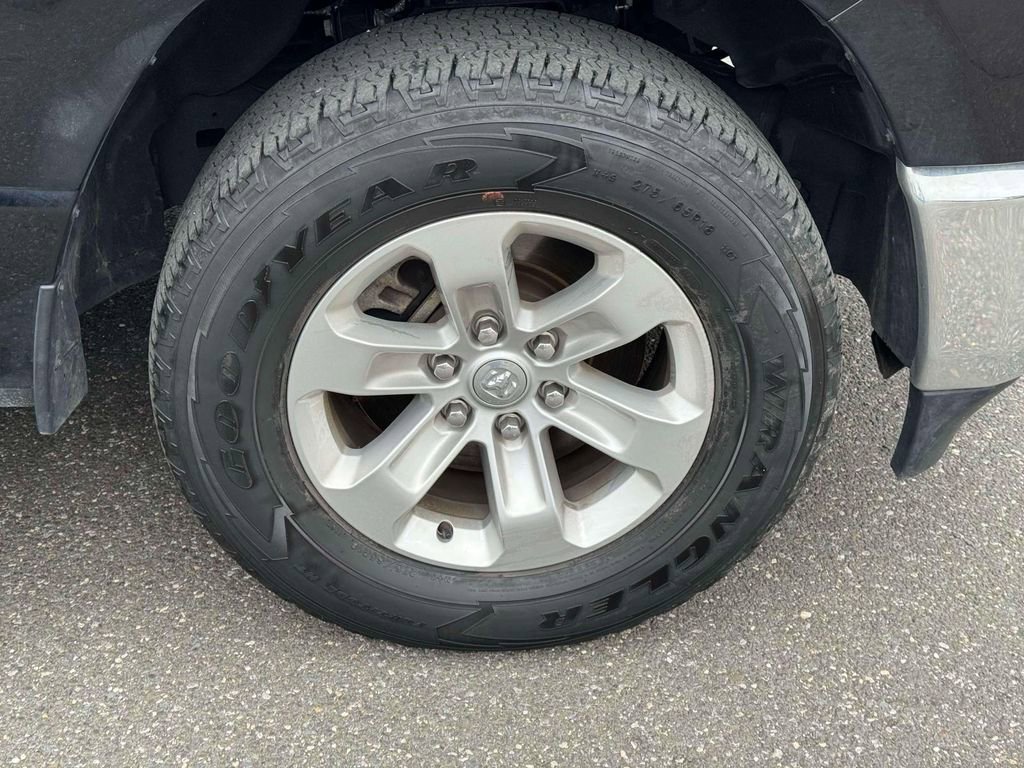 Used 2024 RAM 1500 Laramie AWD/4WD image 9