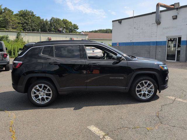 Certified 2023 Jeep Compass Latitude AWD/4WD image 4