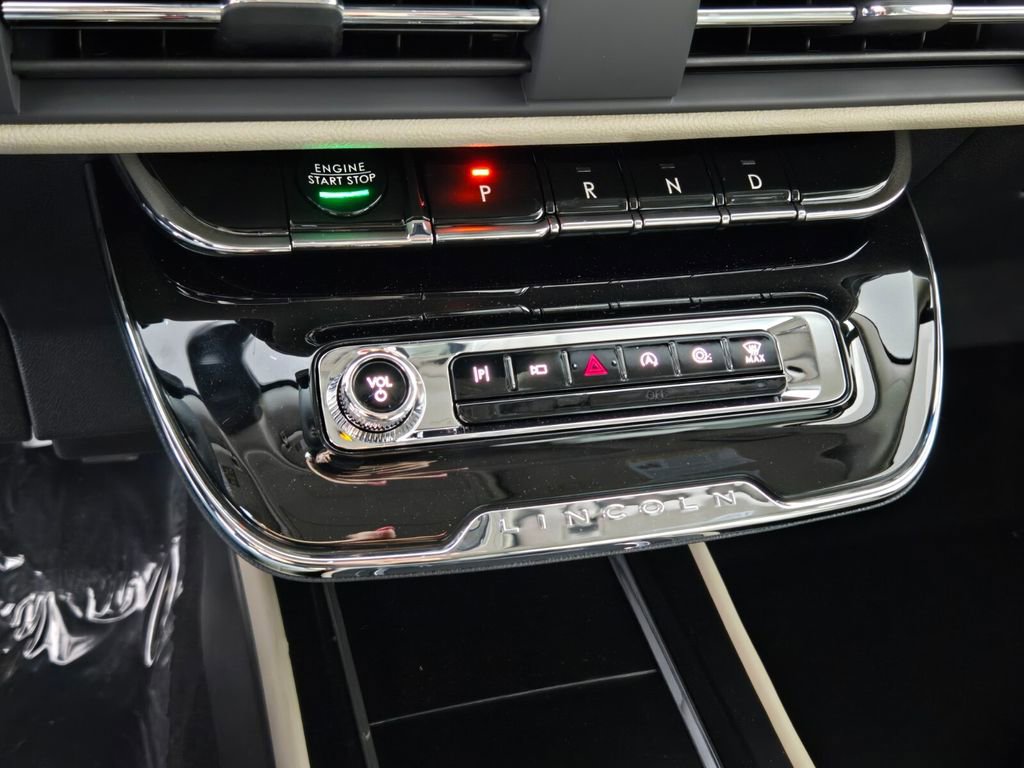 New 2026 Lincoln Corsair Premiere image 16