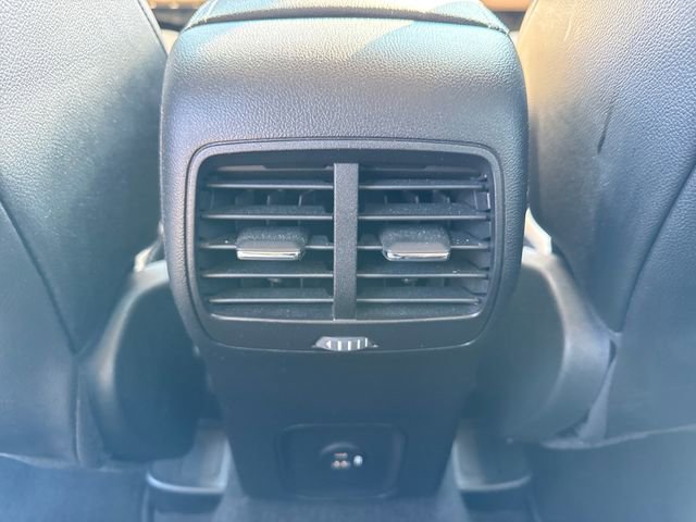Used 2020 Ford Escape Titanium image 22