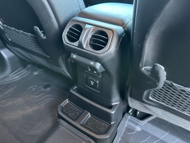 Used 2024 Jeep Wrangler Sahara image 31