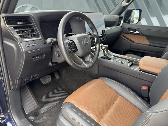 Certified 2024 Lexus GX 550 w/ Accessory Package (2T) image 13