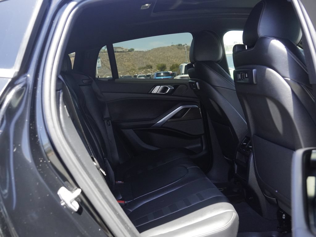 Used 2022 BMW X6 xDrive40i w/ Parking Assistance Package AWD/4WD image 28