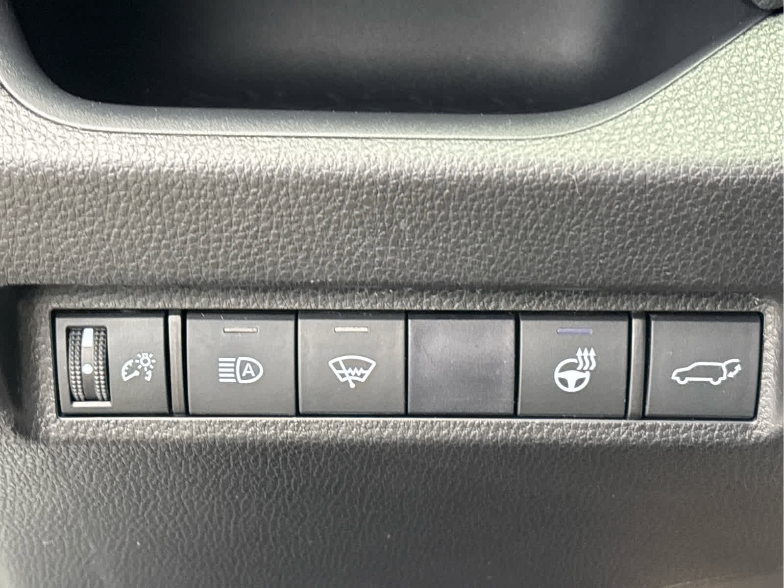 Used 2021 Toyota RAV4 XLE w/ Convenience Package image 22