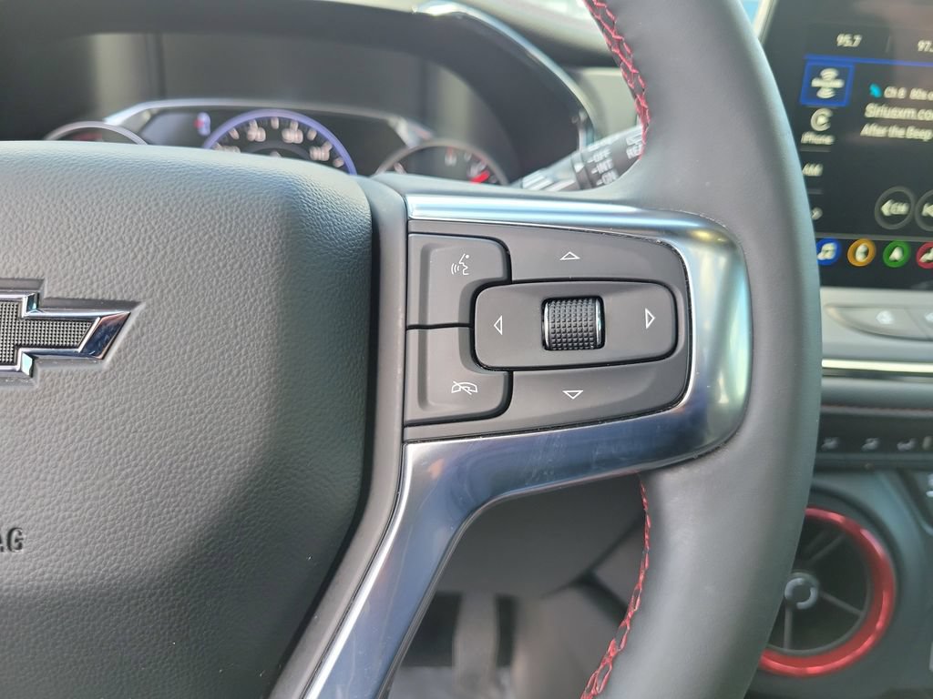 Used 2025 Chevrolet Blazer RS FWD image 26
