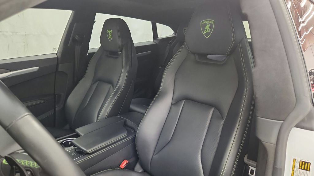 Used 2020 Lamborghini Urus AWD/4WD image 29