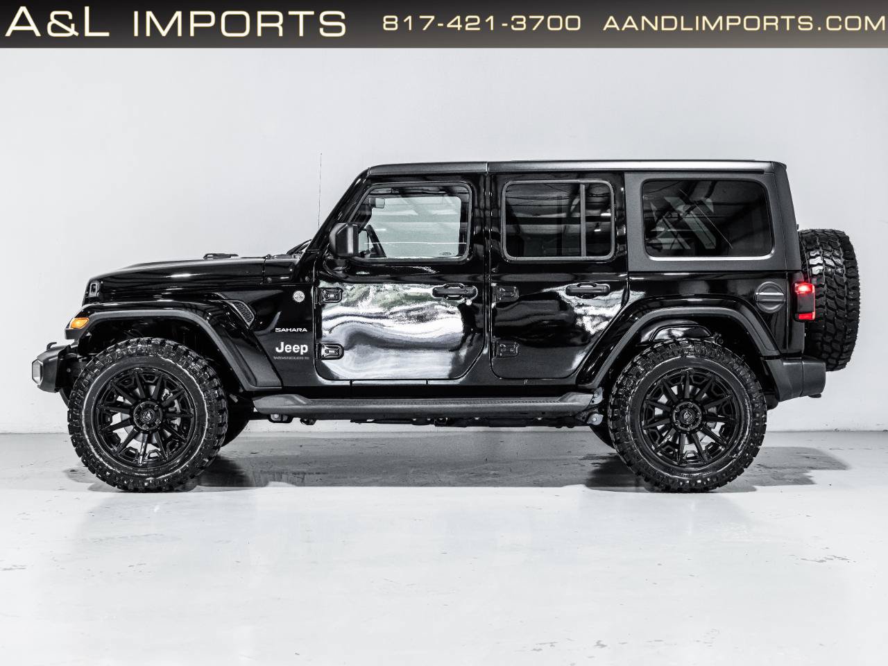 Used 2023 Jeep Wrangler Unlimited Sahara w/ LED Lighting Group AWD/4WD image 27