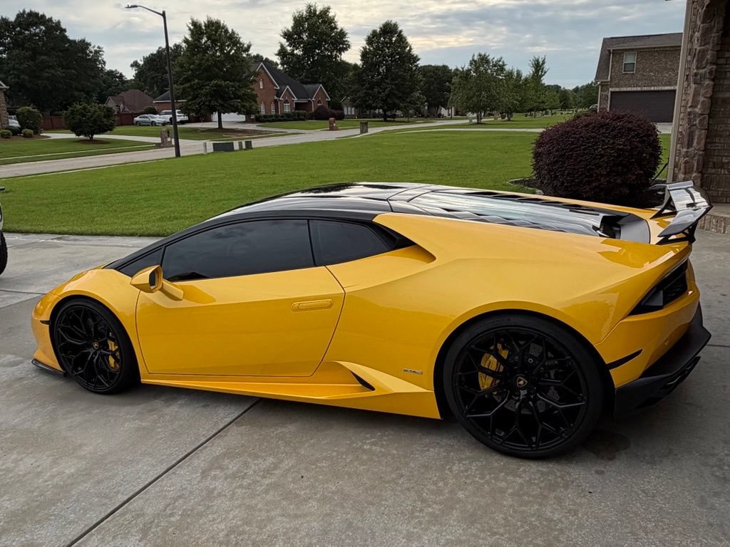 Used 2016 Lamborghini Huracan LP 610-4 AWD/4WD image 4